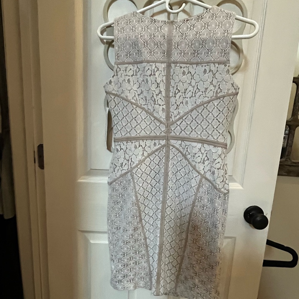 NWT! Maggy London Petites Elegant Lace Sleeveless Dress - Picture 8 of 9